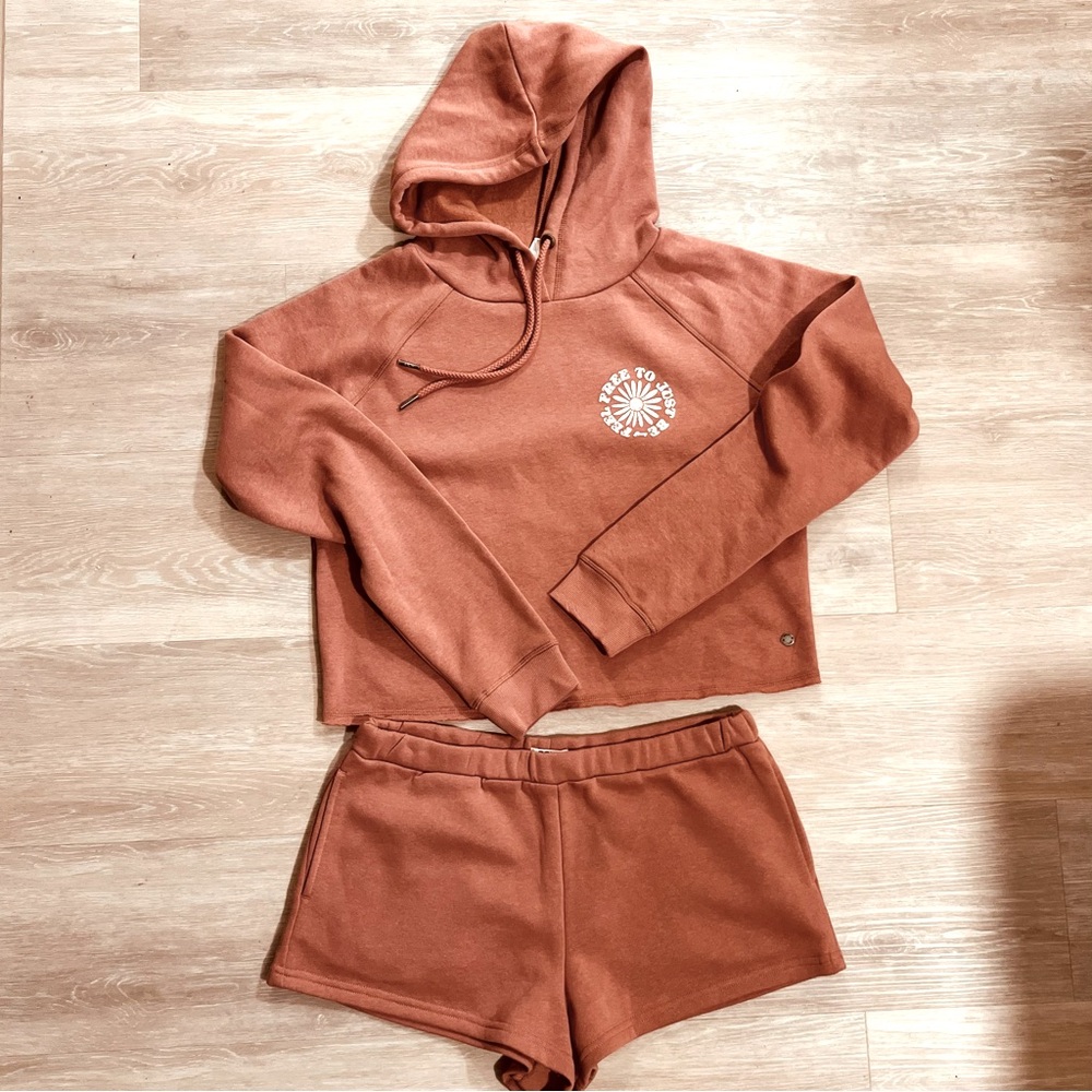 Roxy We Arrived cropped hoodie and shorts set. New without tags. NWOT. Sz Small